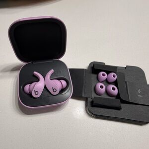 Beats by Dre Powerbeats Pro True Wireless Earbuds in Lavender